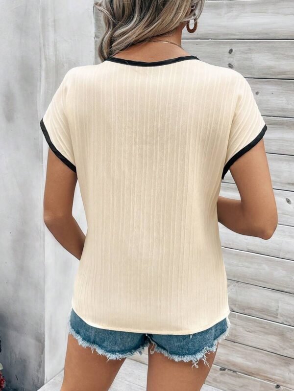 Blusa casual con cuello en V, bordado de aplicación a color - Imagen 3