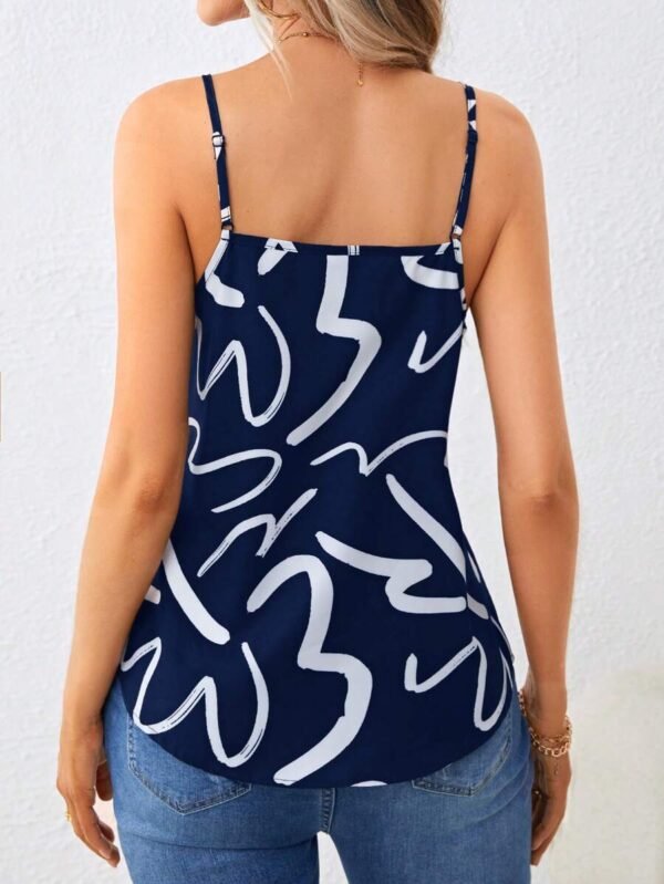 Blusa tipo camiseta con diseño gráfico para el verano - Imagen 3