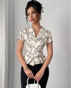 Blusa de manga corta con diseño de estampado geométrico y cintura fruncida