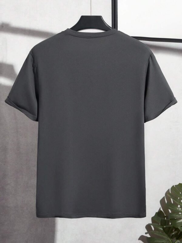 Camiseta casual de ajuste entallado con cuello redondo para hombre - Imagen 3