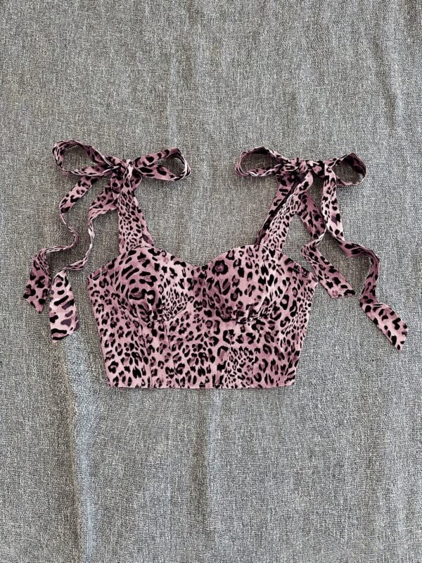 Top de mujer tipo tank top corto con nudo