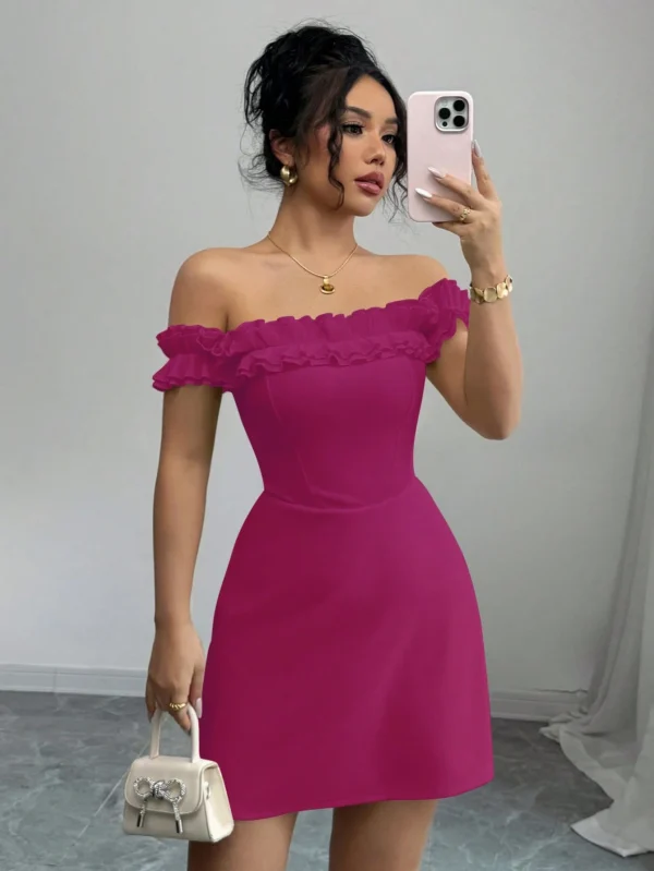 Vestido romántico de mujer con cuello de volantes