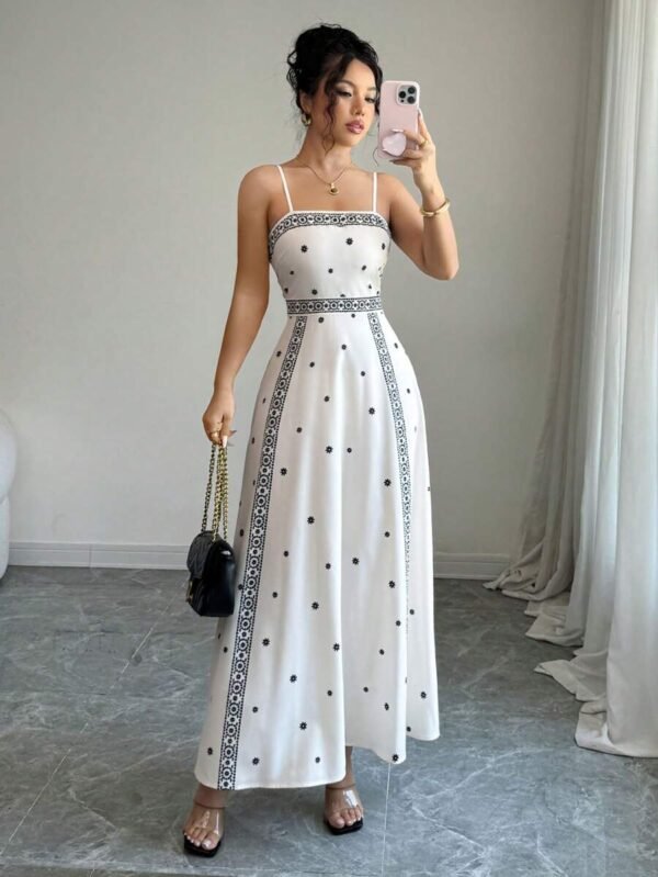 Vestido de tirantes con cintura alta y estampado retro