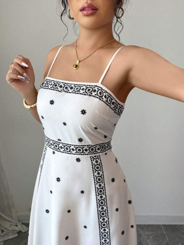 Vestido de tirantes con cintura alta y estampado retro - Imagen 2