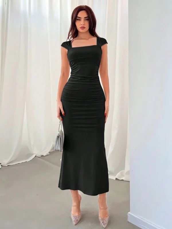 Vestido de diseño simple y con pliegues en unicolor para mujer