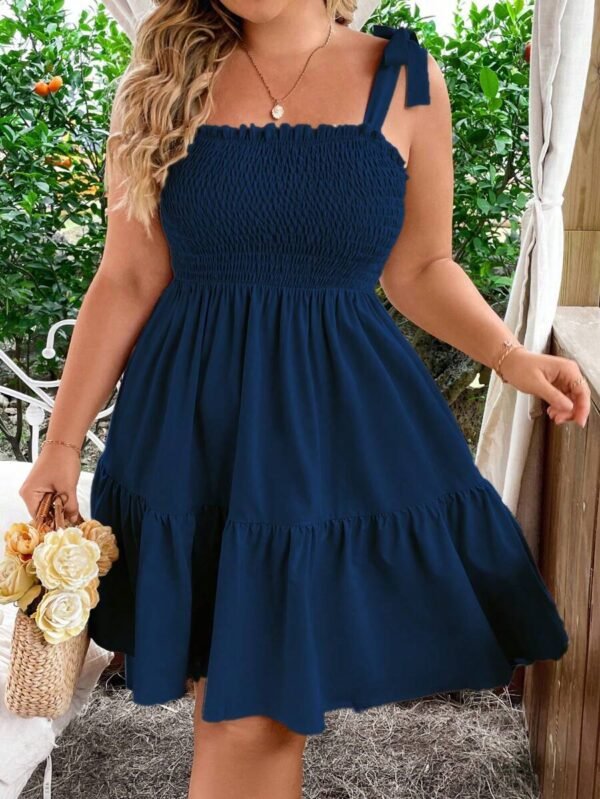 Vestido de verano con tirantes anudados de unicolor