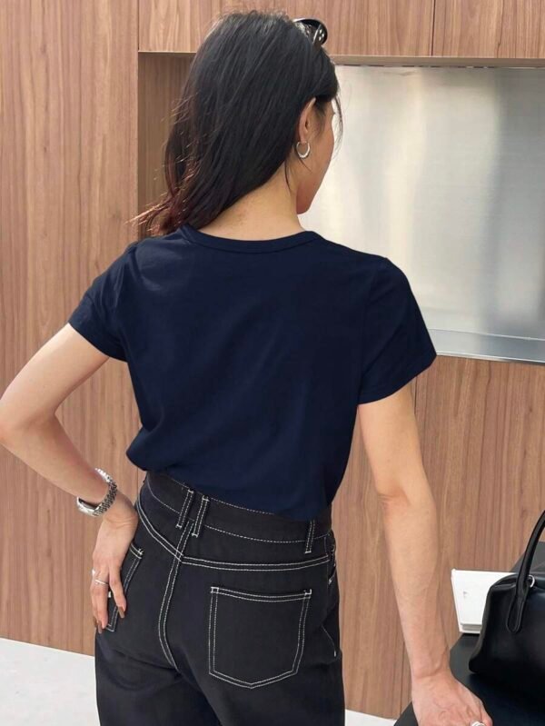 Camiseta de mujer de cuello redondo y manga corta - Imagen 2