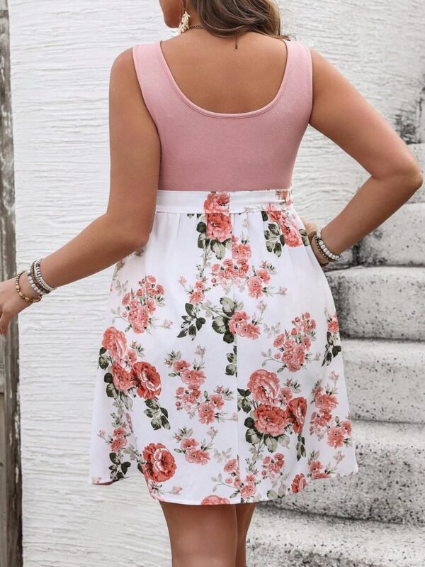 Vestido de estilo bohemio con estampado floral en contraste - Imagen 3