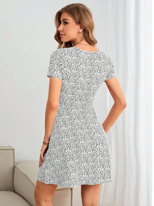 Vestido de cintura ceñida con estampado total - Imagen 3