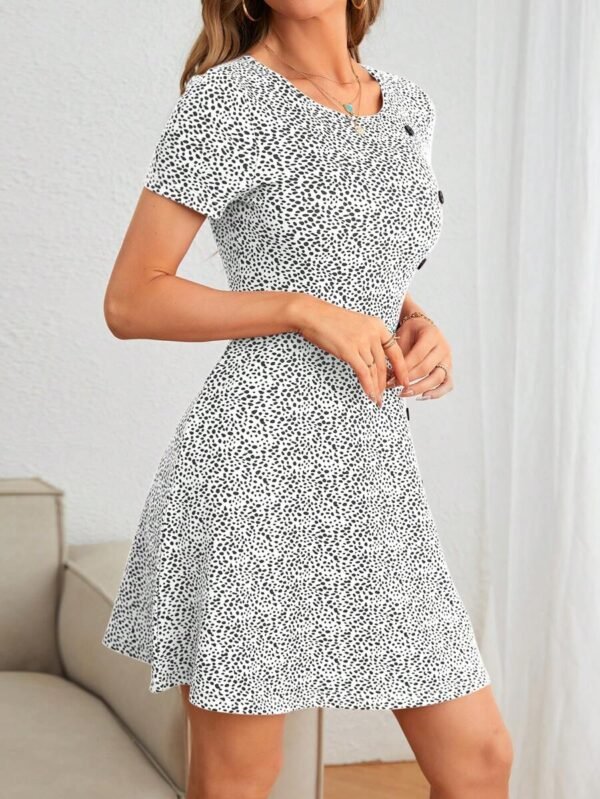Vestido de cintura ceñida con estampado total - Imagen 2