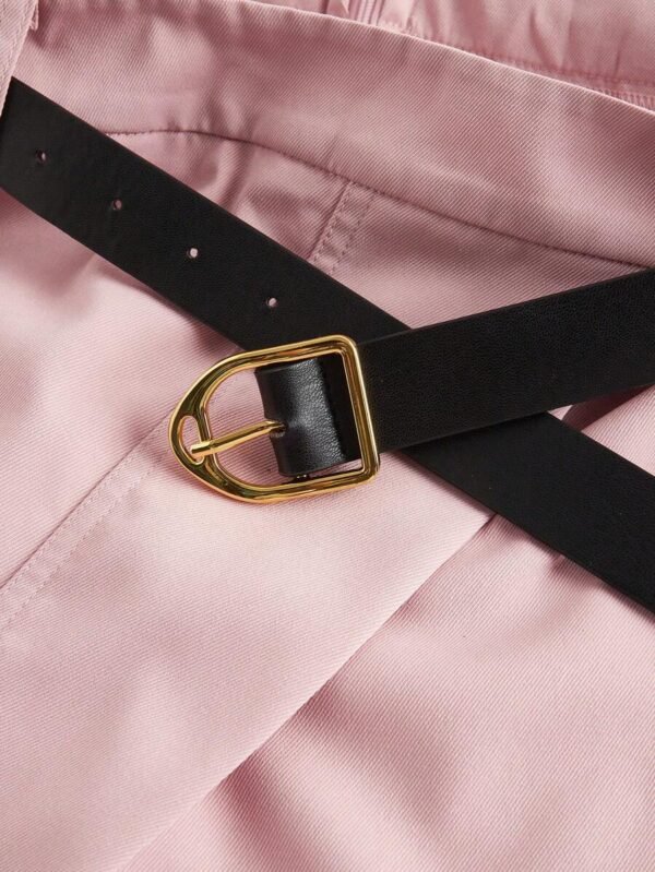 Shorts elegantes de color rosa con correa frontal y cinturón - Imagen 2