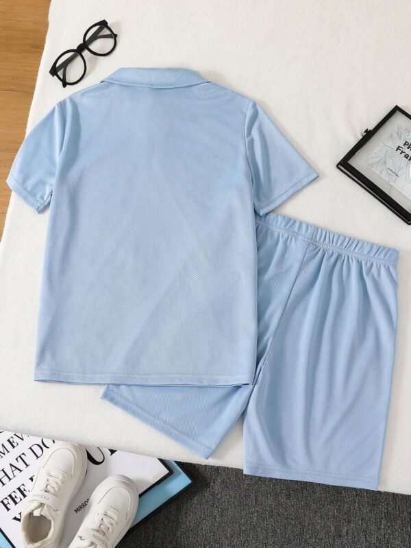 Camiseta de manga corta y pantalones cortos con diseño minimalista para niños - Imagen 3