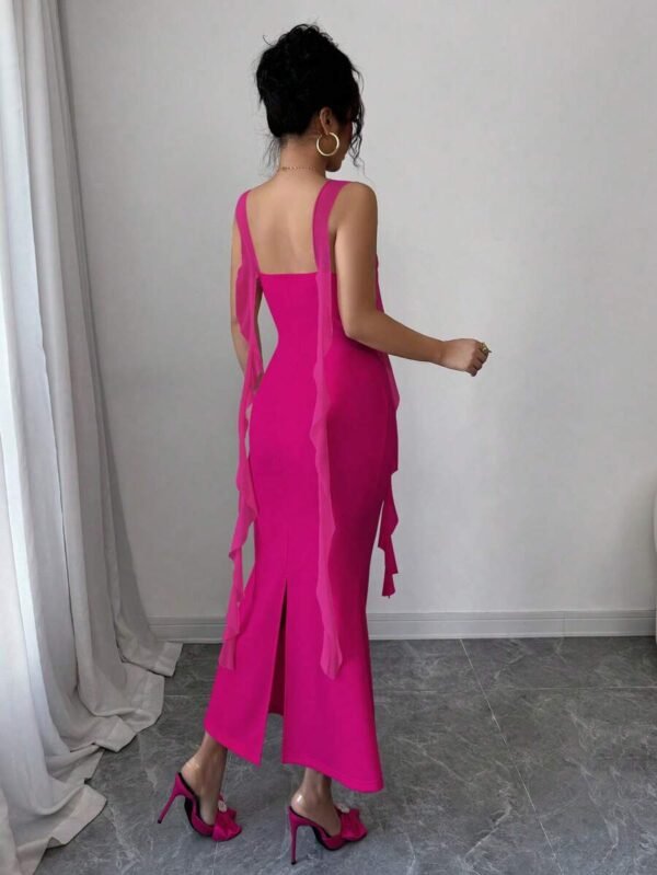 Vestido romántico y elegante con cola de sirena con empalmado de red - Imagen 3