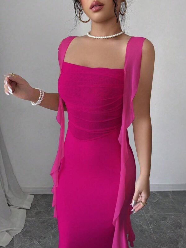 Vestido romántico y elegante con cola de sirena con empalmado de red - Imagen 2