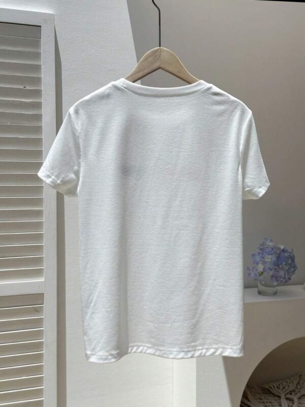 Camiseta de mujer de cuello redondo y manga corta - Imagen 3