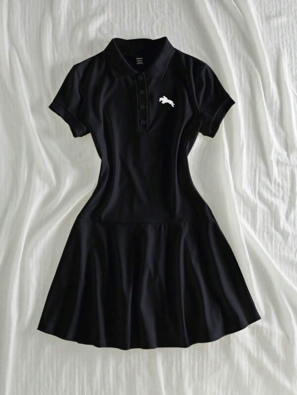 Vestido casual de mujer con cuello polo y estampado