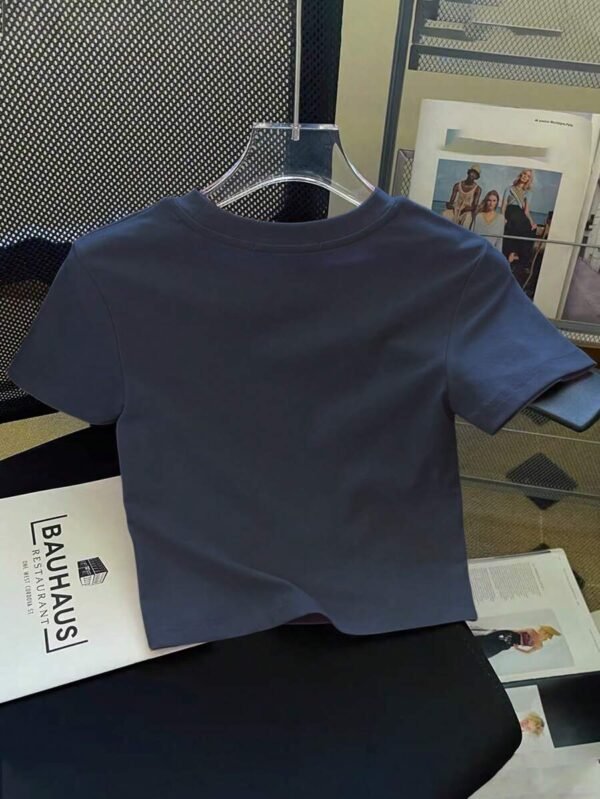 Camiseta ajustada de manga corta con estampado de leopardo - Imagen 3