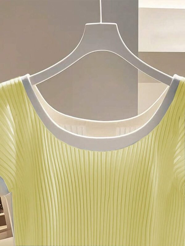 Camiseta de manga corta ajustada de punto con bloques - Imagen 3
