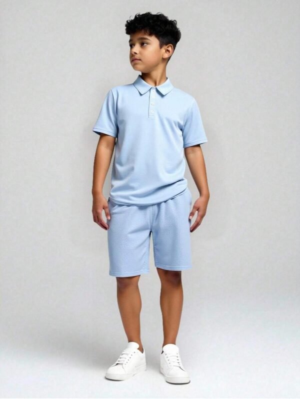 Camiseta de manga corta y pantalones cortos con diseño minimalista para niños