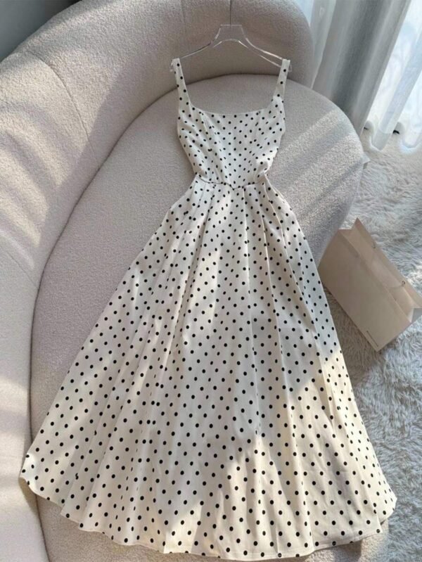 Vestido largo de tirantes finos con estampado de lunares