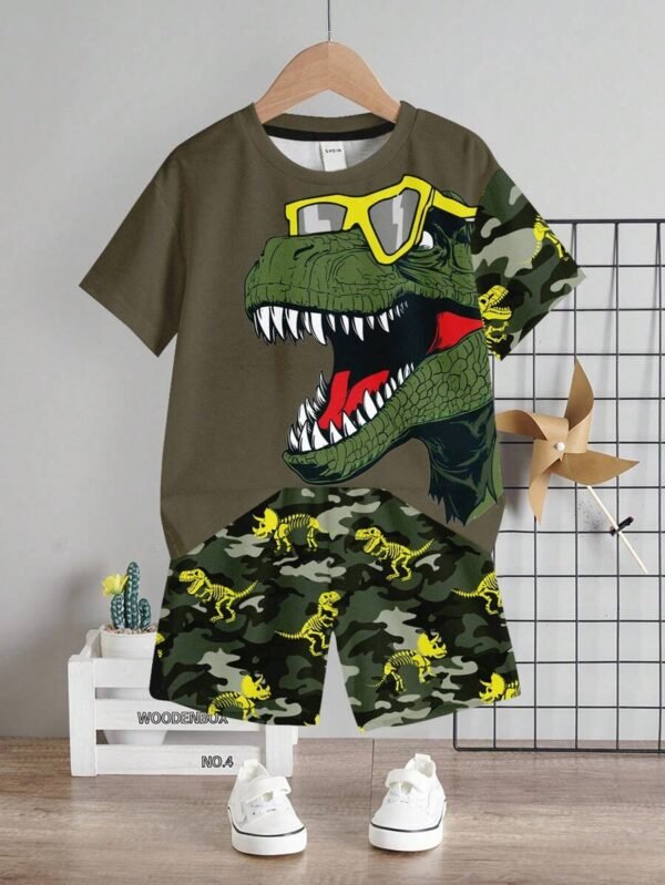 Conjunto de camiseta de manga corta y pantalones cortos con estampado para niño