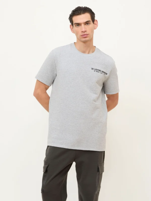 Playera Texto Bordado Gris