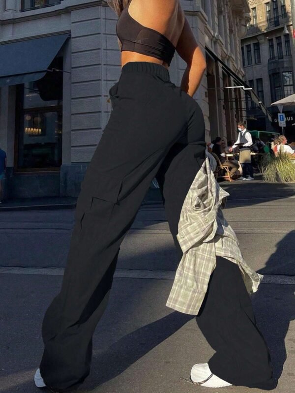 Pantalón tipo cargo de ajuste suelto y pierna recta - Imagen 2