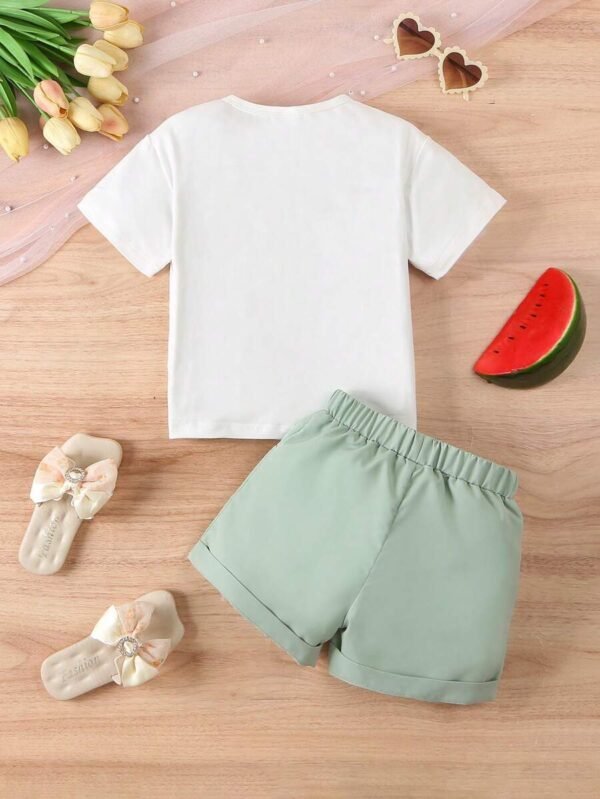 Camiseta de cuello redondo y pantalones cortos verdes para niñas - Imagen 3