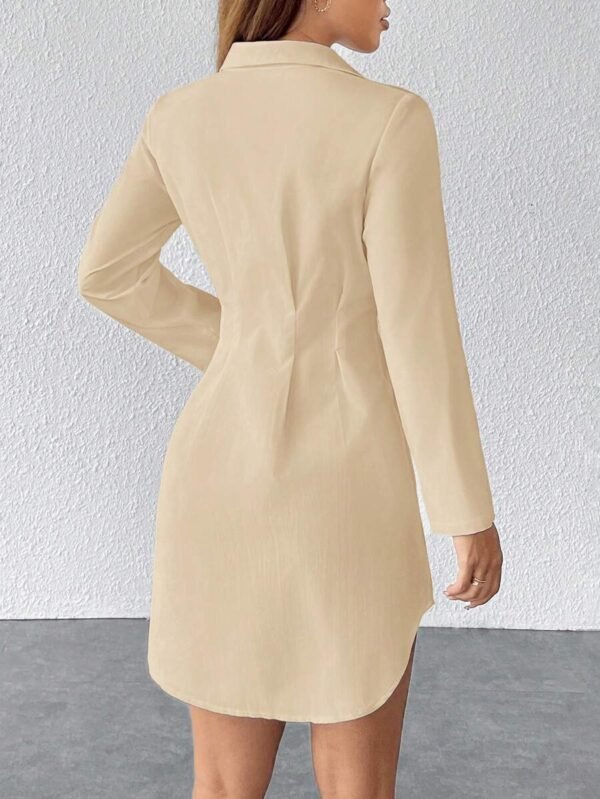 Vestido camisa de botones con cintura ceñida y mangas enrollada - Imagen 3
