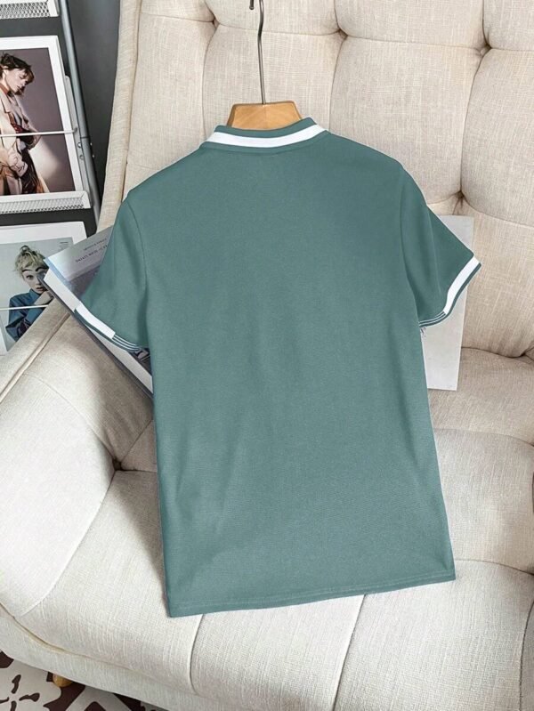 Camisa polo de manga corta con cuello casual para niños - Imagen 3