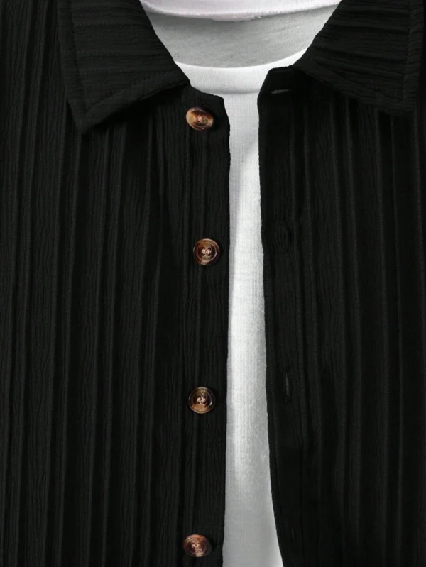 Conjunto de camiseta de manga corta y shorts con botones para niño - Imagen 2