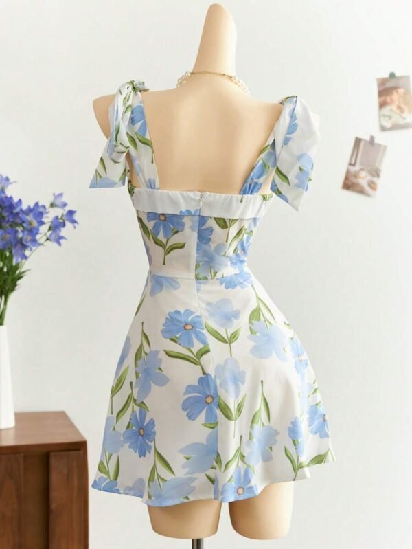 Vestido corto de línea A con estampado floral y cintura con lazada - Imagen 3