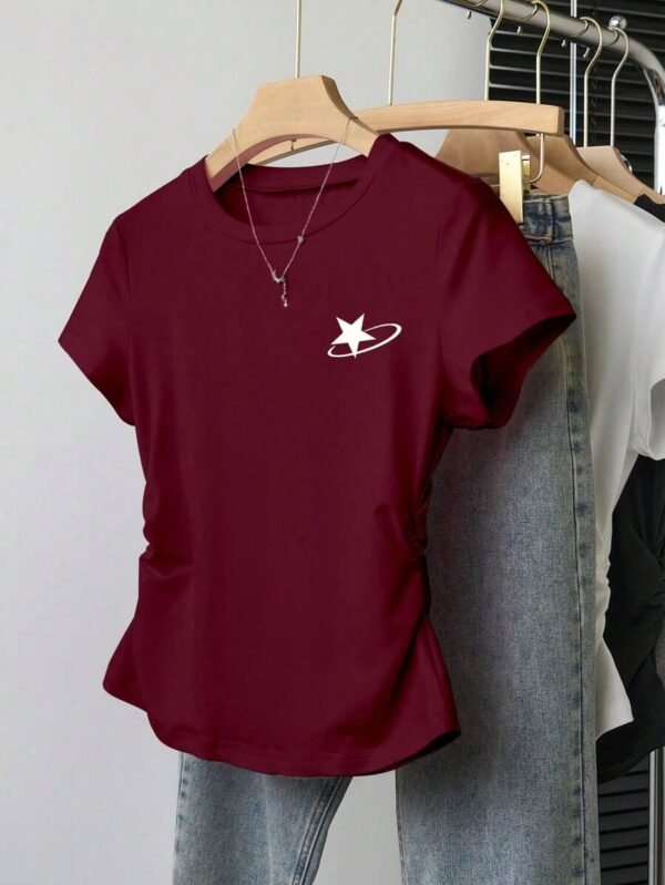 Camiseta de mujer de cuello redondo con estampado de estrella