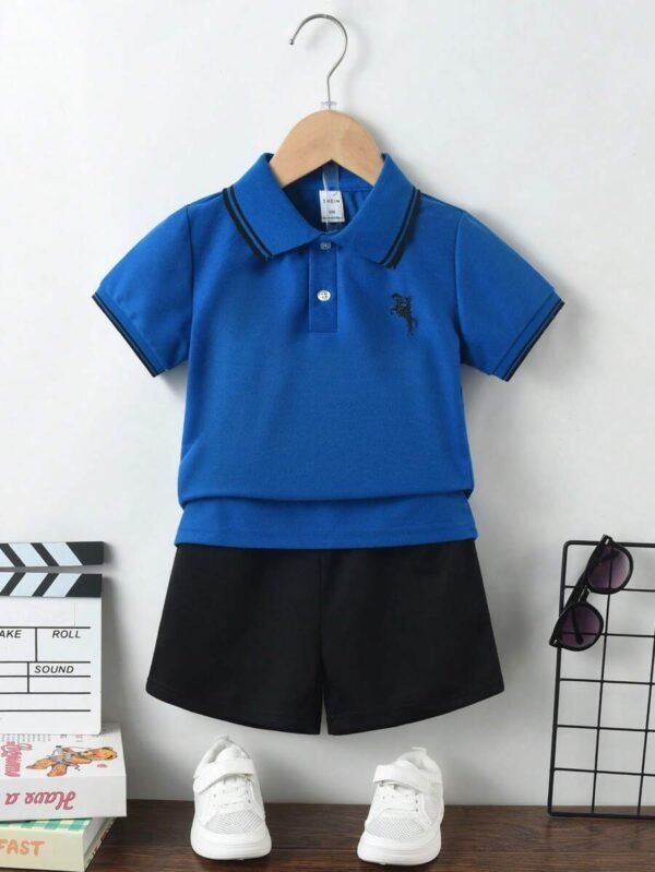 Polo de manga corta para niño con bordado de contraste