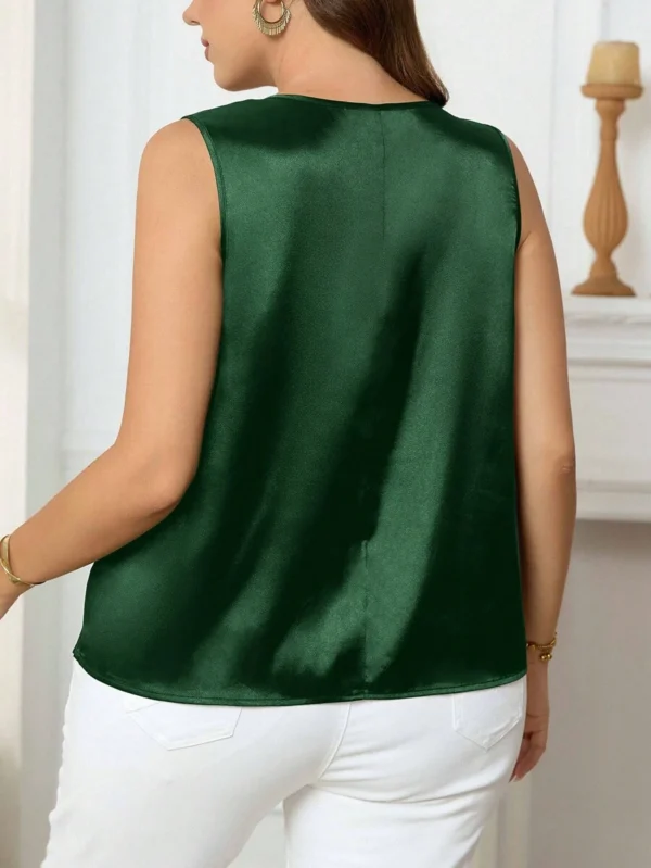Blusa sin mangas elegante con contraste de malla para tallas grandes - Imagen 3