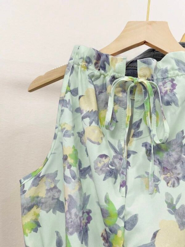 Top sin mangas de mujer con estampado floral y volante - Imagen 2