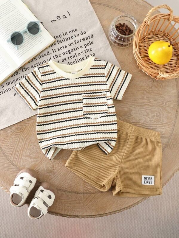 Camiseta con cuello redondo y pantalón corto para niño bebé