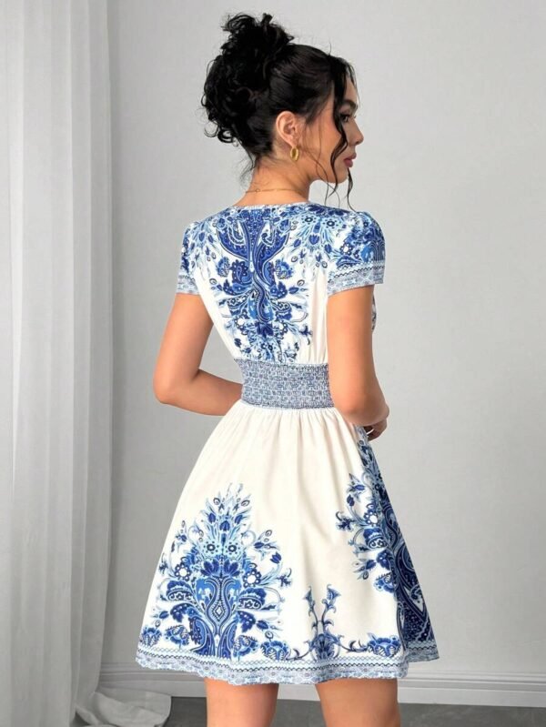 Vestido elegante con cuello en V y estampado floral con lazo - Imagen 3
