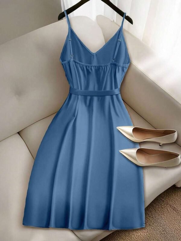 Vestido de mujer de línea A con cuello en V - Imagen 3