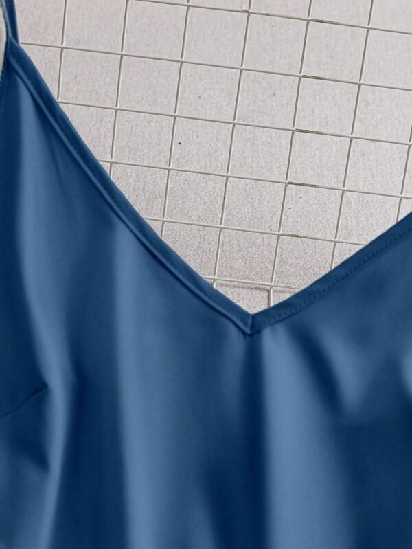 Vestido de mujer de línea A con cuello en V - Imagen 2