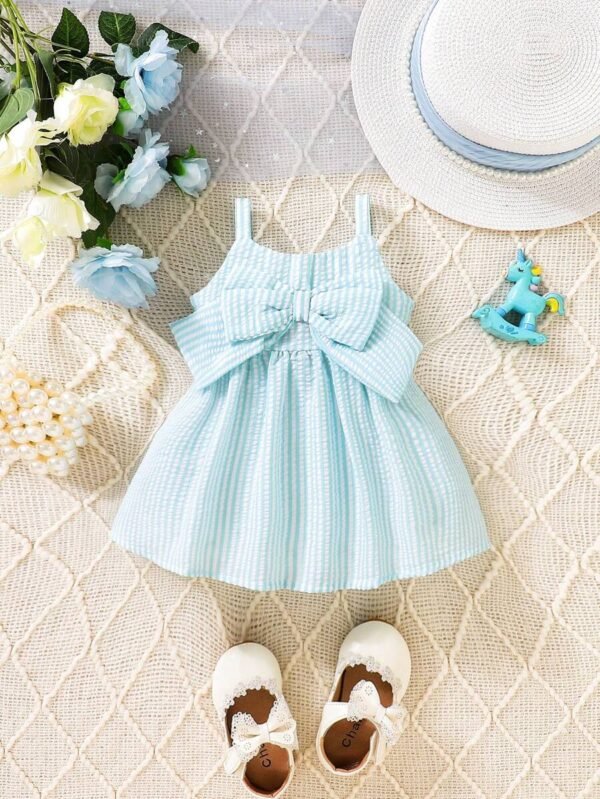 Vestido de tirantes con estampado de rayas