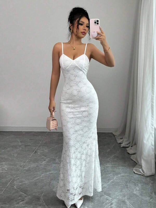 Vestido maxi blanco de escote de tirantes finos