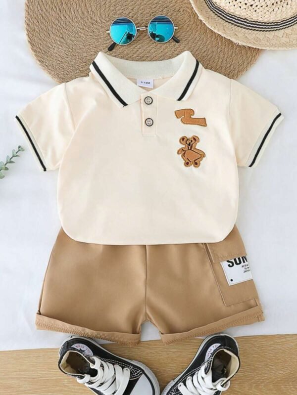 Conjunto de pantalones cortos y camisa de manga corta con estampado