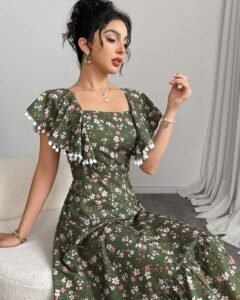 Vestido largo con volantes con estampado floral diminuto