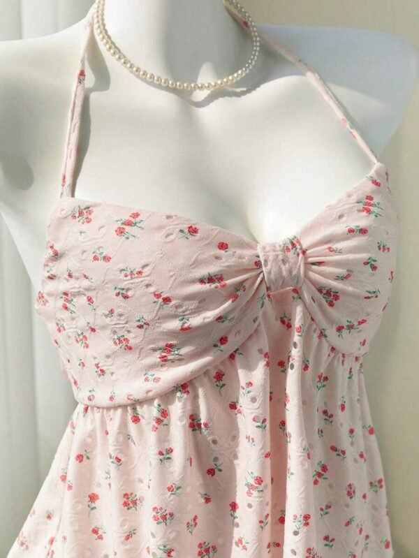 Blusa tipo camiseta sin mangas con cuello en V hueco - Imagen 2
