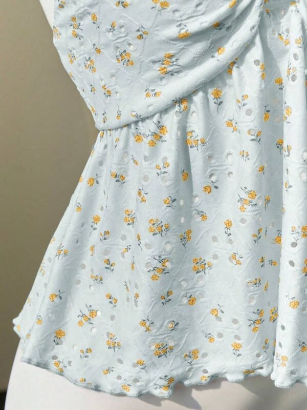 Blusa  sin espalda con escote en V hueco con estampado de flores - Imagen 2