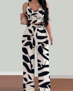 Conjunto con estampado floral, tirantes de espagueti, cintura elástica y lazo