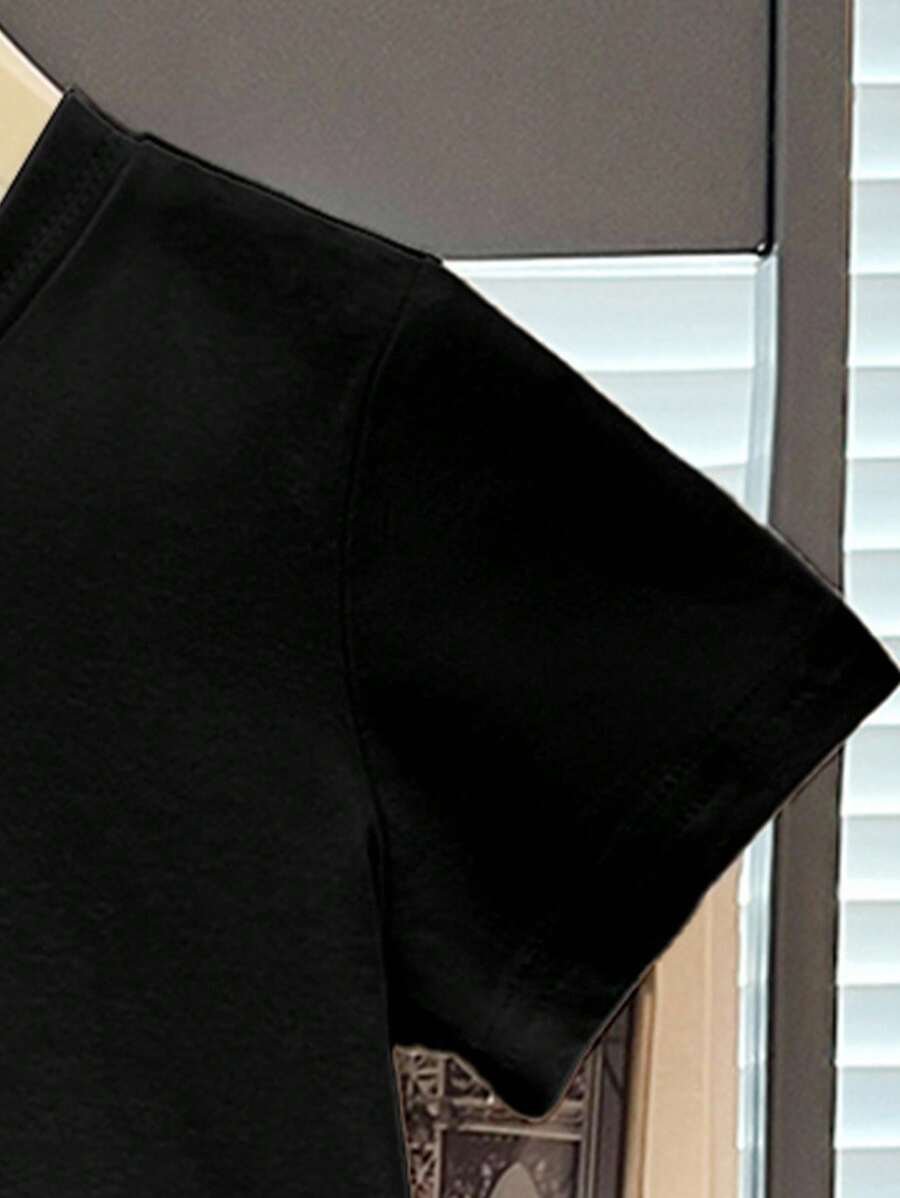 Camiseta de manga corta con estampado gráfico y pantalones cortos casuales - Imagen 2
