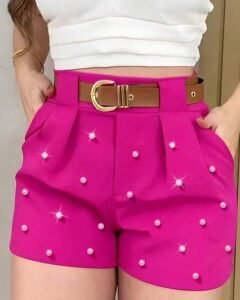 Pantalones cortos de talla grande con decoración de perlas