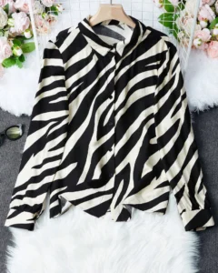 Blusa de mujer con rayas de manga larga